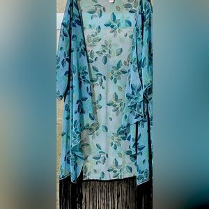 Lularoe Monroe kimono coverup blue chiffon, black accent leaf pattern, sz small